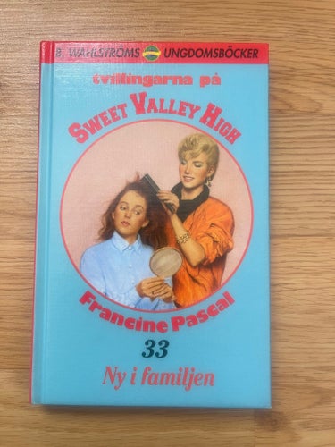 Tvillingarna på Sweet Valley High 33: Ny i familjen av Francine Pascal, 1992