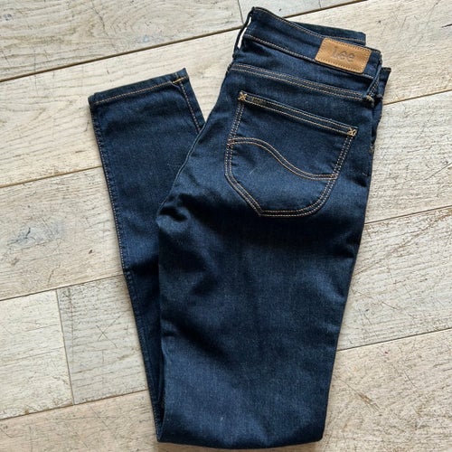 Lee mörkblåa jeans, storlek W27 L31
