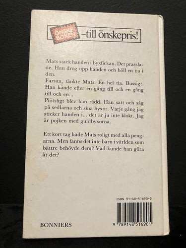 Bok - Pojken med guldbyxorna av Max Lundgren