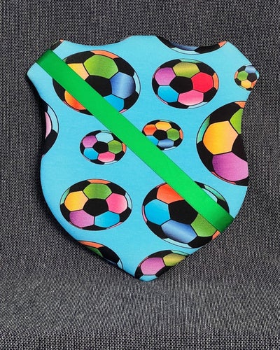 Märkestavla för simmärken/smycken Fotboll/Grön satin