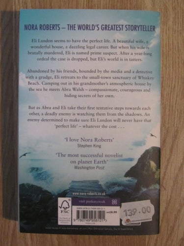 Whiskey Beach av Nora Roberts