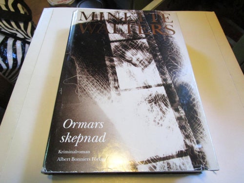 MINETTE WALTERS - ORMARS SKEPNAD - INBUNDEN BOK
