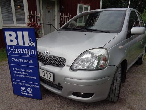 Toyota Yaris 5D 1.3 VVT-i 87 HK/BES. TILL JUNI -27/MVG/FINANS/INBYTE