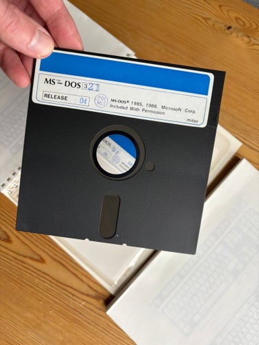 2st Guide MPC 2000 S/SE Series med 5.25" disketter MS-Dos 3.21 + GW-Basic 3.2