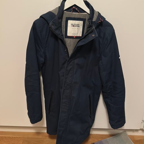 Hilfiger Denim blå jacka, storlek S