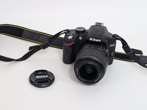 Nikon D3200 systemkamera med AF-S DX Nikkor 18-55mm 1:3.5-5.6GII objektiv
