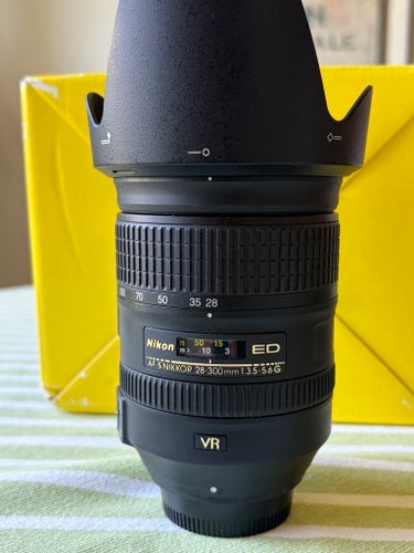 Nikon AF-S NIKKOR 28-300mm 1:3.5-5.6G ED VR-objektiv