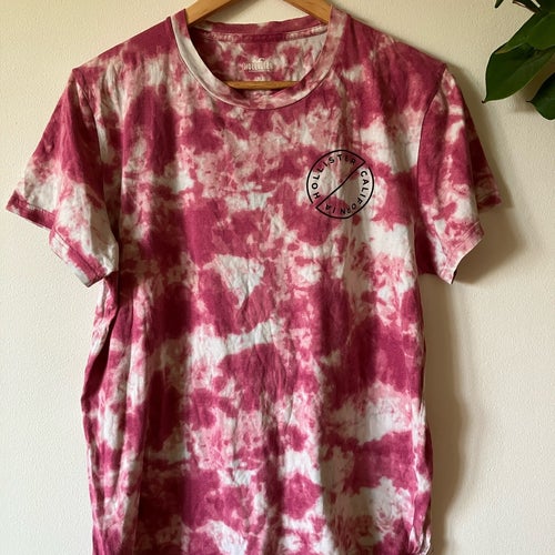 Hollister vinröd/rosa batik t-shirt, storlek M