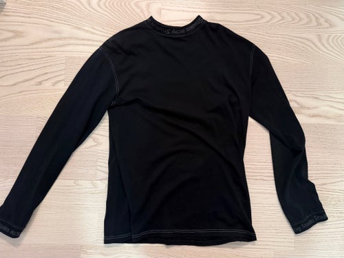 Acne Studios svart långärmad tröja, storlek XS
