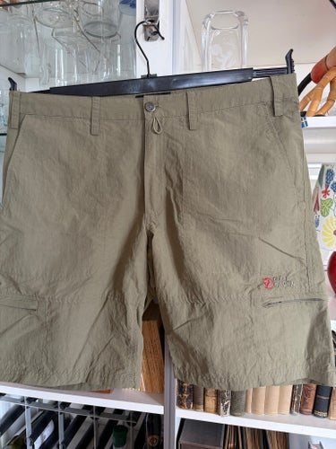 Fjällräven khakifärgade shorts, storlek 44W