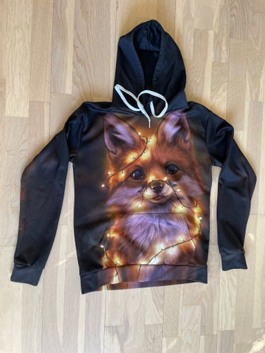 Munkjacka hoodie med räv och ljusslinga i storlek S