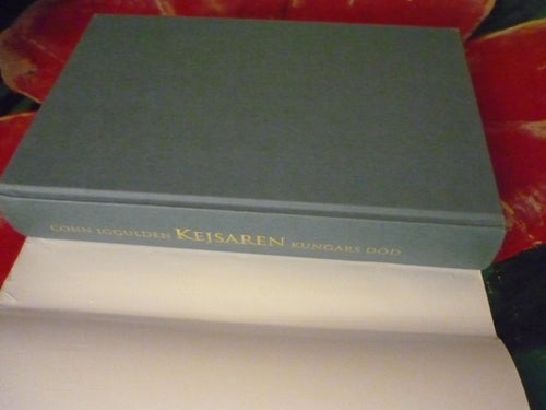BOK, KEJSAREN - KUNGARS DÖD, CONN IGGULDEN