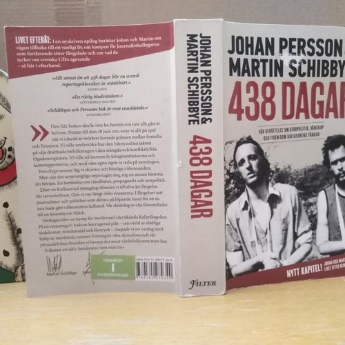 438 dagar Johan Persson, Martin Schibbye. Bok. Very Fine plus