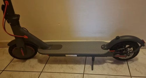 350W 36V 10.4Ah 31km/h hopfällbar elektrisk skoter med 8,5" antisladd däck