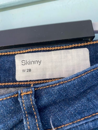 Esprit blåa jeans knälånga, storlek W 28