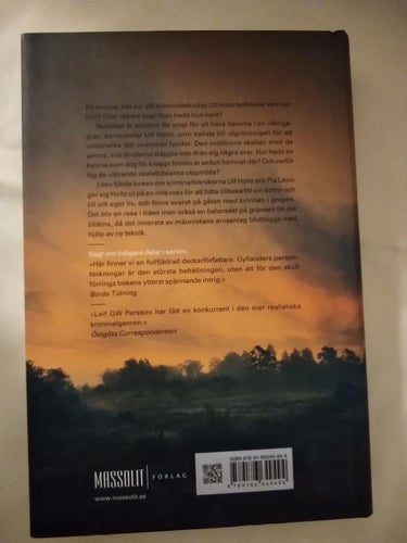 Ingen jord den andra lik av Varg Gyllander, bok inbunden. Ny, oläst