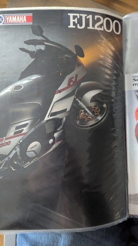 Yamaha FJ1200/FJ1200A Broschyr