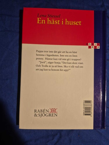 En häst i huset av Lena Stiessel