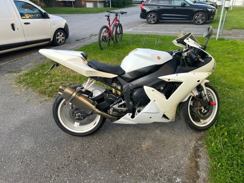 Yamaha R1 -02