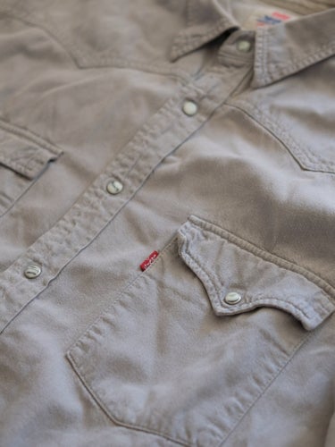Vintage - Levi's grå skjorta, storlek L
