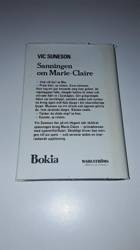 Vic Suneson - Sanningen om Marie-Claire (Inbunden)