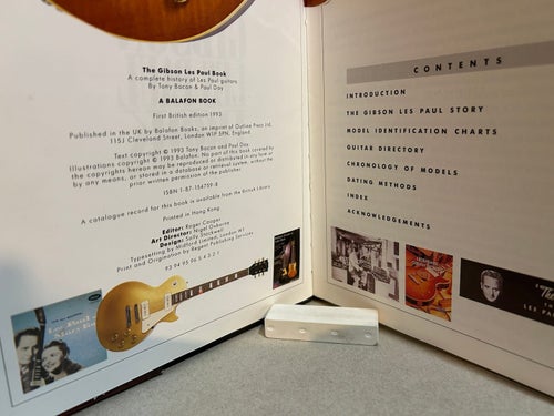 The Gibson Les Paul Book av by Tony Bacon, Paul Day, Very Fine plus