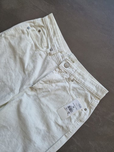 Vita jeans med tags kvar!