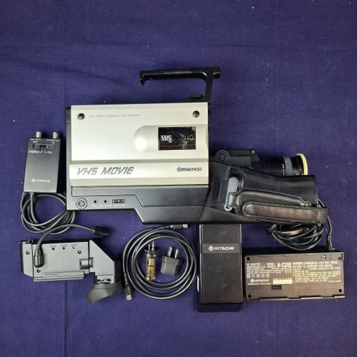 Hitachi VM-200E integrated camera/recorder VHS Movie