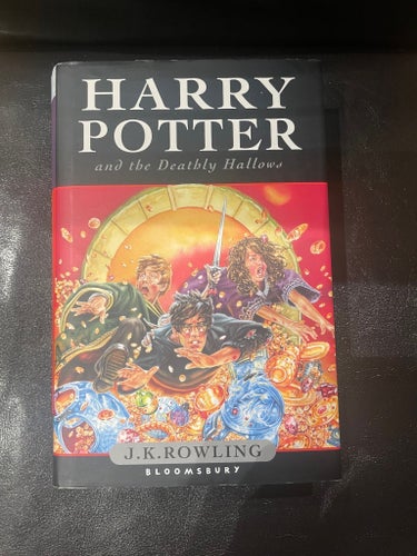 Harry Potter and the Deathly Hallows av J.K. Rowling, 2007