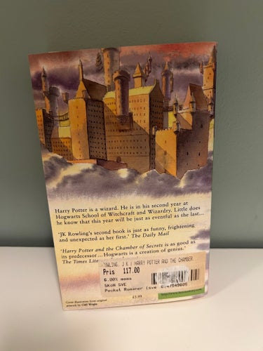 Harry Potter and the Chamber of Secrets av J.K. Rowling, 1998