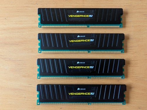 32GB (4x8GB) DDR3 RAM Corsair Vengeance LP 1600MHz
