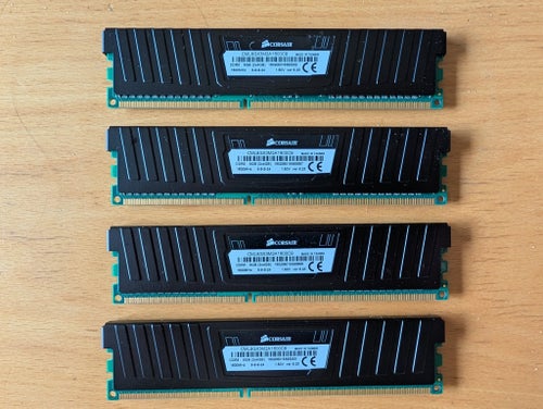 32GB (4x8GB) DDR3 RAM Corsair Vengeance LP 1600MHz