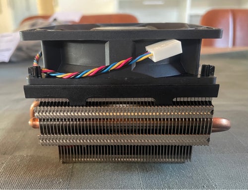 AMD CPU-kylare med kylfläns och fläkt