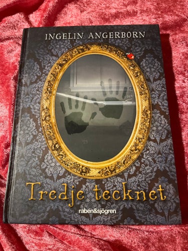 Tredje tecknet av Ingelin Angerborn