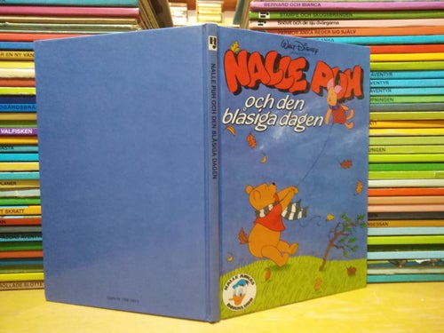 Walt Disney presenterar Nalle Puh och den blåsiga dagen av Kalle Ankas bokklubb