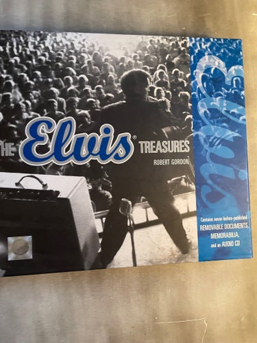 The Elvis Treasures av Robert Gordon