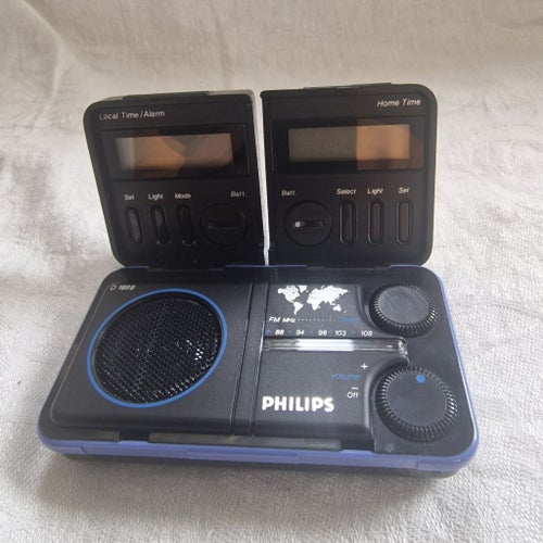 Philips D 1868 Reseradio med Klocka