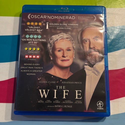 The Wife Blu-ray med Glenn Close och Jonathan Pryce