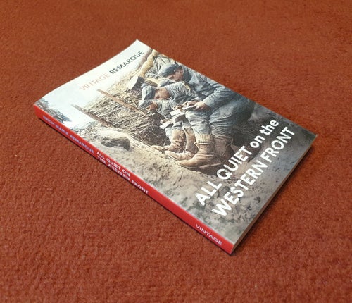All Quiet on the Western Front av Erich Maria Remarque, tryckt år 2019