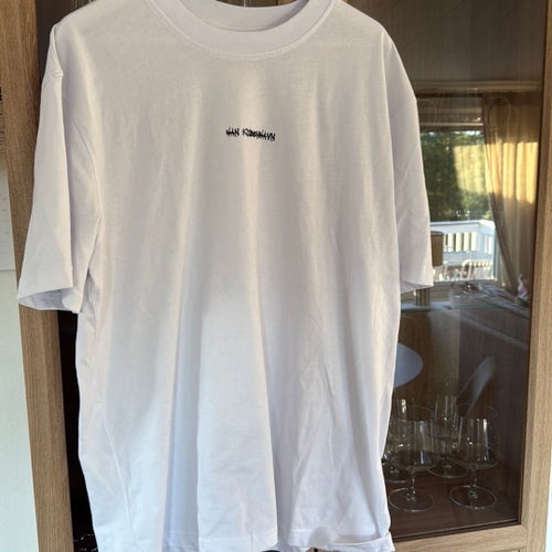 HAN KJØBENHAVN vit t-shirt
