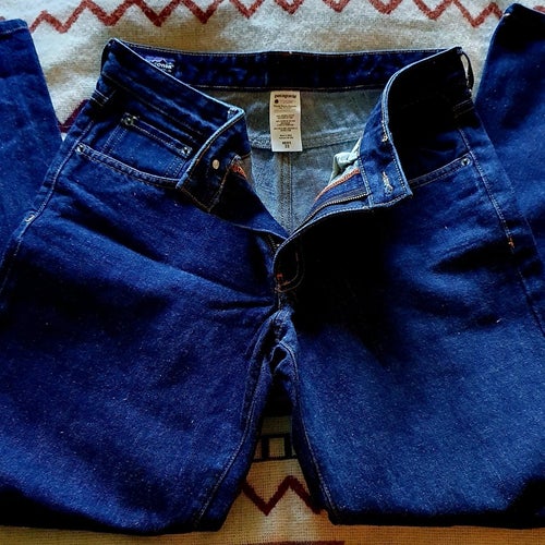 Patagonia mörkblåa jeans, storlek 33