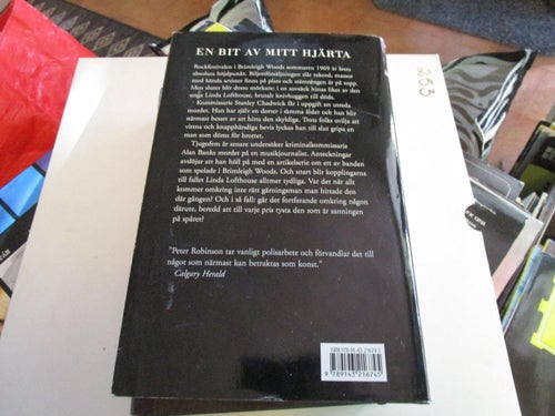 PETER ROBINSON - EN BIT AV MITT HJÄRTA - FIN INBUNDEN BOK