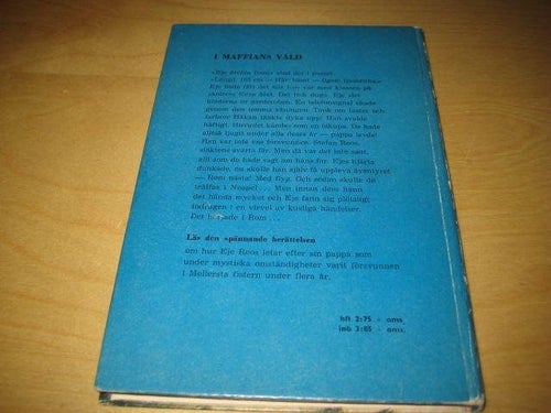 POJKARNAS JULBOK - I MAFFIANS VÅLD. BOK FRÅN 1960. 111 SIDOR.
