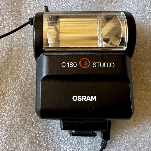 Osram C180, liten blixt med ledtal 18, automatisk till 4,5m