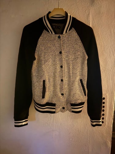 FB Sister svart/vit tröja/ jacka, storlek S