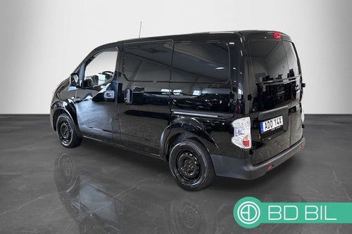 Nissan e-NV200 Van 40 kWh VERKSTADSINREDNING BACKKAMERA MOMS