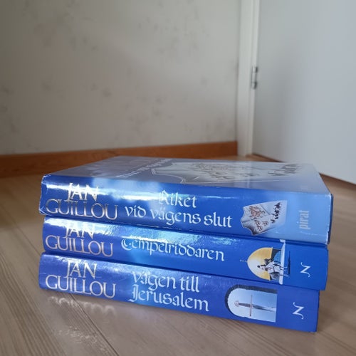 Bok 1-3 i Jan Guillous serie Arn Magnusson