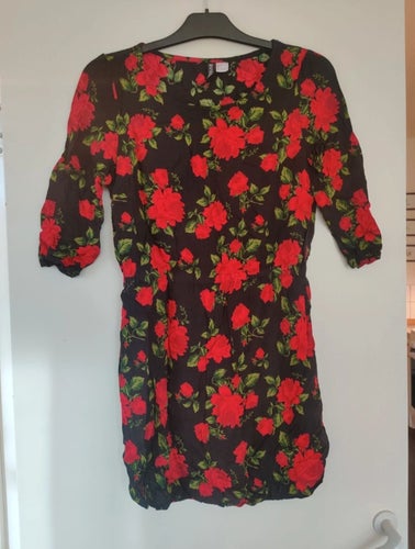 Divided by H&M svart klänning, storlek EUR 36