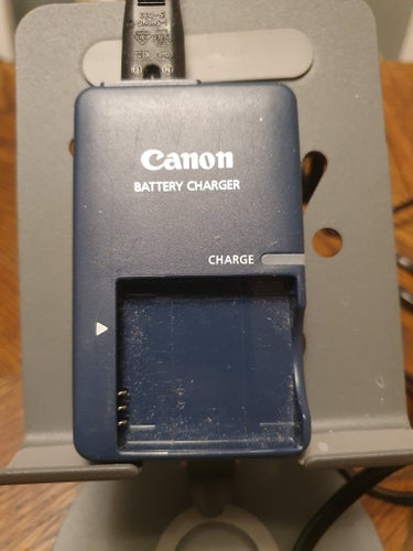 Canon CB-2LVE G batteriladdare för digitalkameror