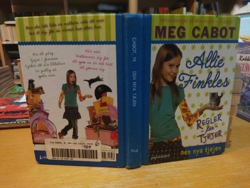 Allie Finkles regler för tjejer Den nya tjejen - Meg C. Bok. Very Fine plus, BM